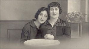 https://www.nyclgbtsites.org/site/eve-addams-tearoom/