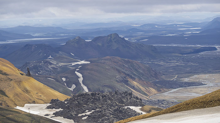 The giant lizard: First view of the lava flows at landmannalaugar
